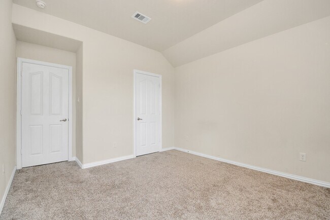 Building Photo - 2703 Lakecrest River Dr