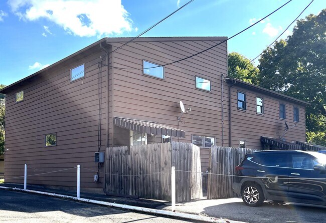 Building Photo - 127 N Grant Ave