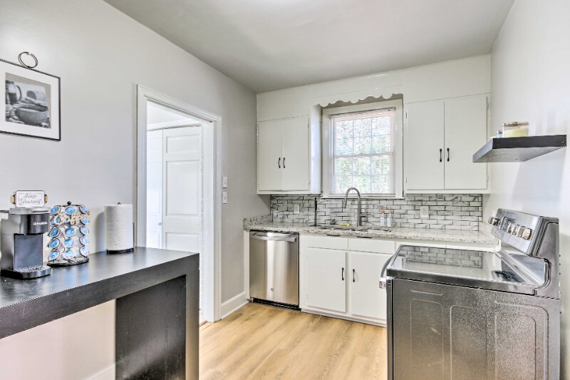 Building Photo - 609 Suber St