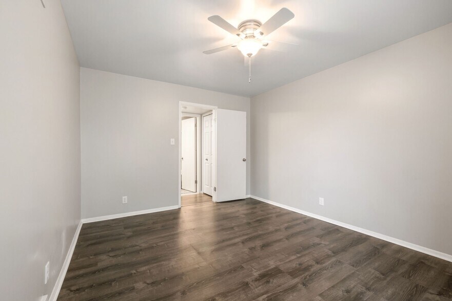 Building Photo - 8657 Kennedy Cir N