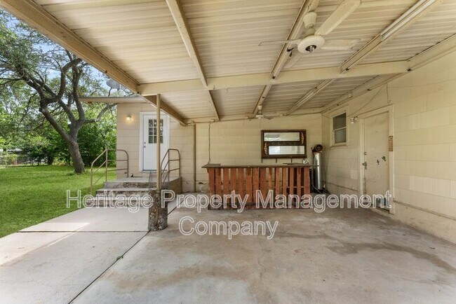 Building Photo - 515 Mitchell Ave