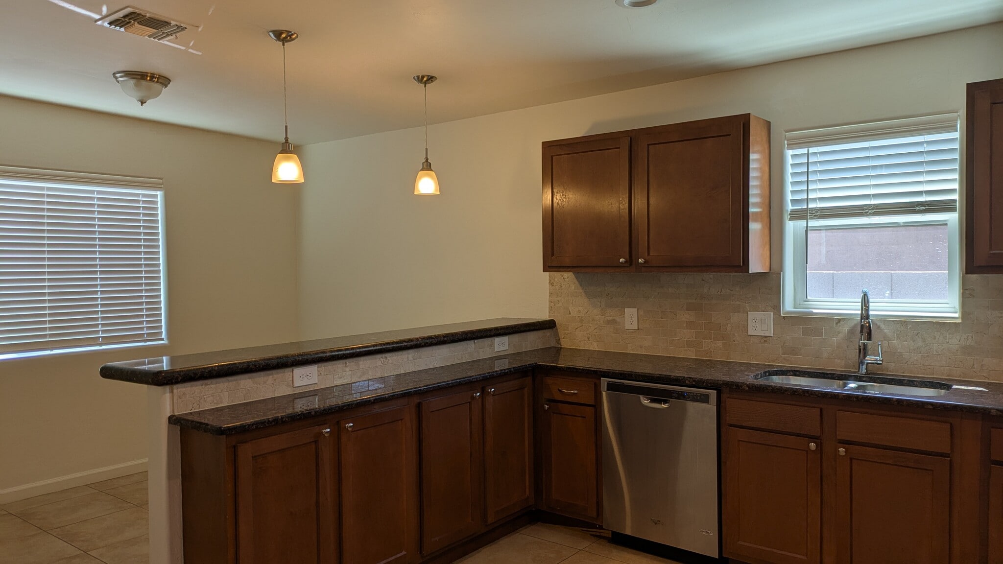 Building Photo - 427 East Waverly Street