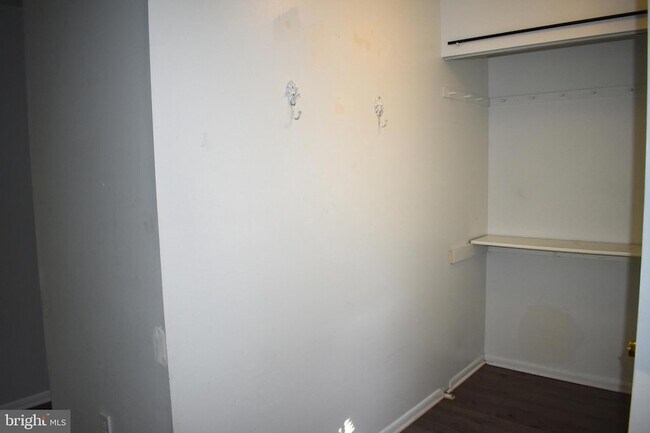 Building Photo - 27 Pin Oak Ln