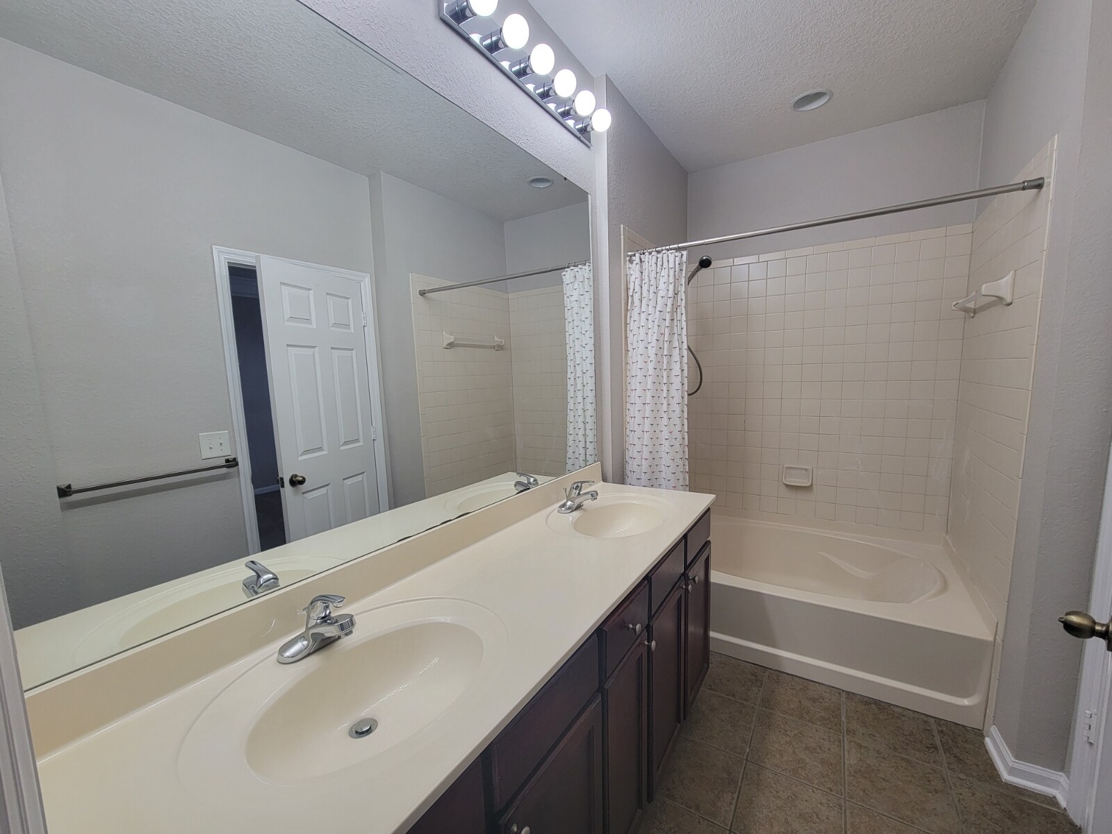 master bath - 206 Baldwin Rowe Cir