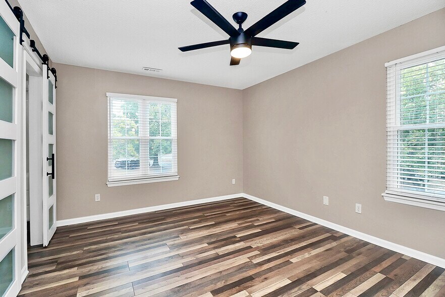Building Photo - 9214 Kings Canyon Dr