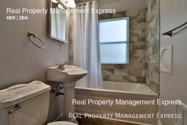 Building Photo - Beautiful 4 bedroom 2 bathroom single fami...