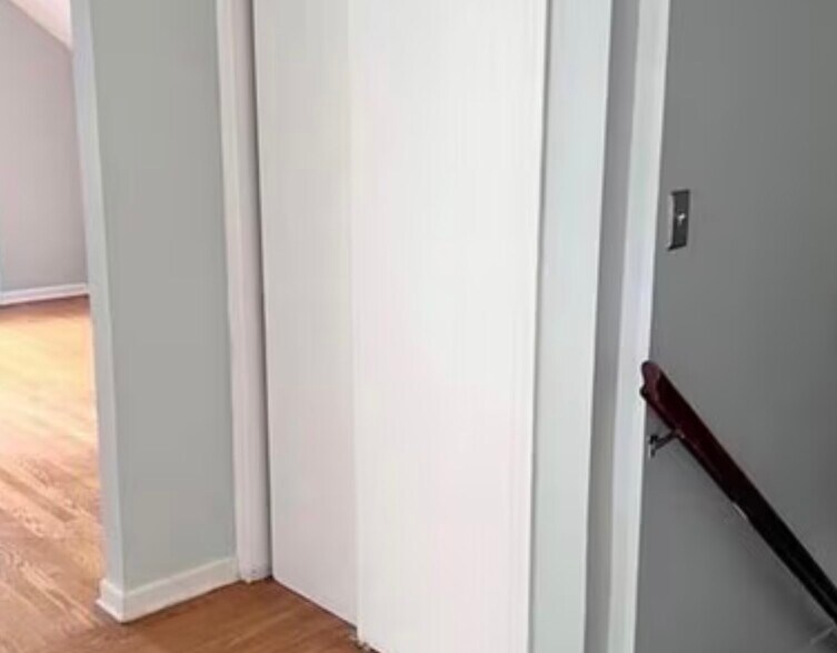 Building Photo - 292 Morsemere Ave