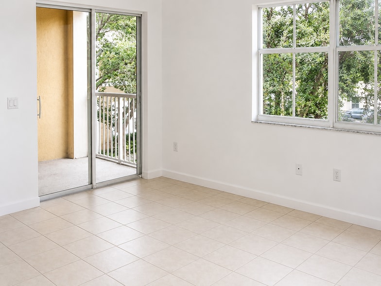 Building Photo - 1016 Shoma Dr