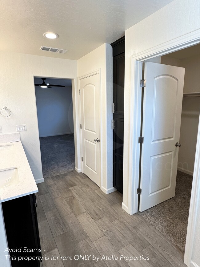 Building Photo - 1373 S Autumn Breeze Ct