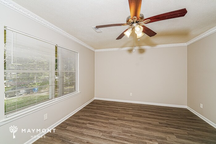 Building Photo - 77 Oakwood St