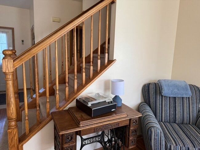Building Photo - 605 Lakeridge Ct