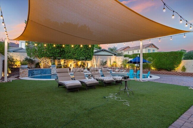 Building Photo - 21072 W Maiden Ln