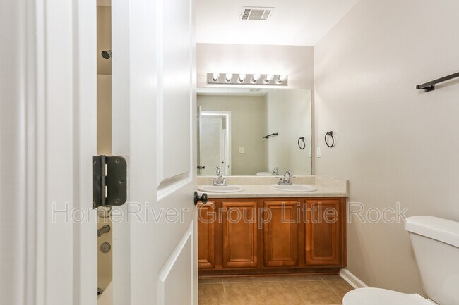 Building Photo - 13996 Pine Glen Cove