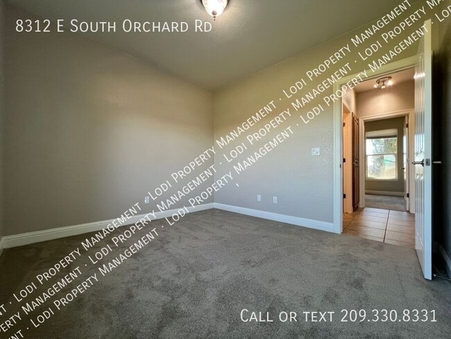 Building Photo - 8312 E Orchard Rd