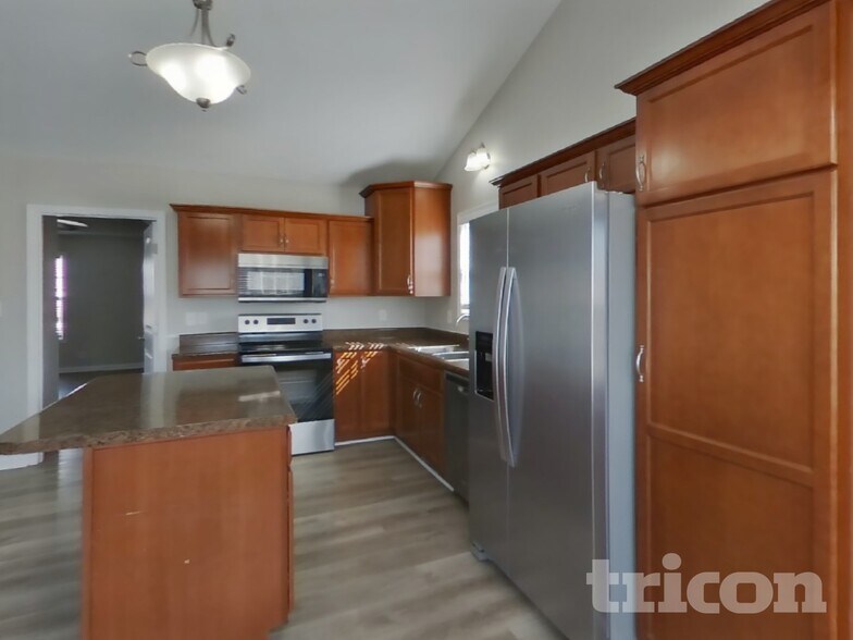 Building Photo - 1339 Loren Circle