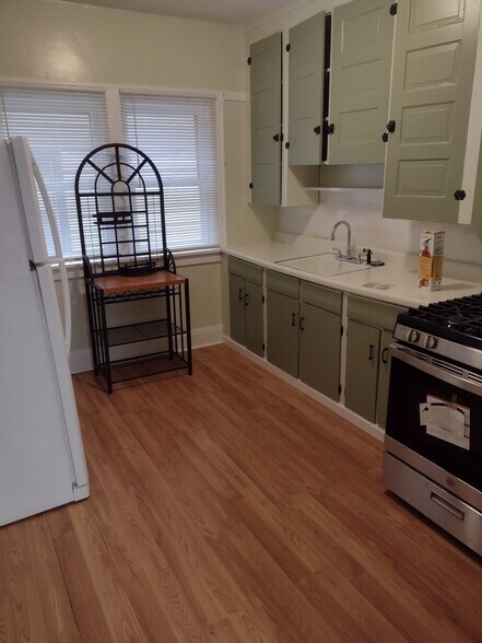 Building Photo - 3126 Kensington Rd