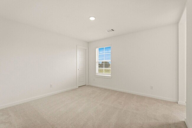 Building Photo - 32503 Midsummer Dr