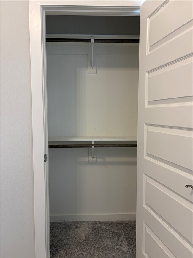 Building Photo - 2739 S Angels Rd