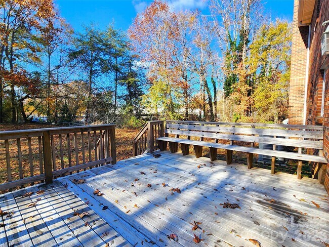 Building Photo - 417 Wintergreen Ct