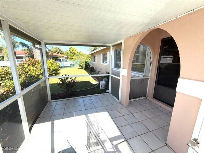 Building Photo - 25 Castlebar Cir