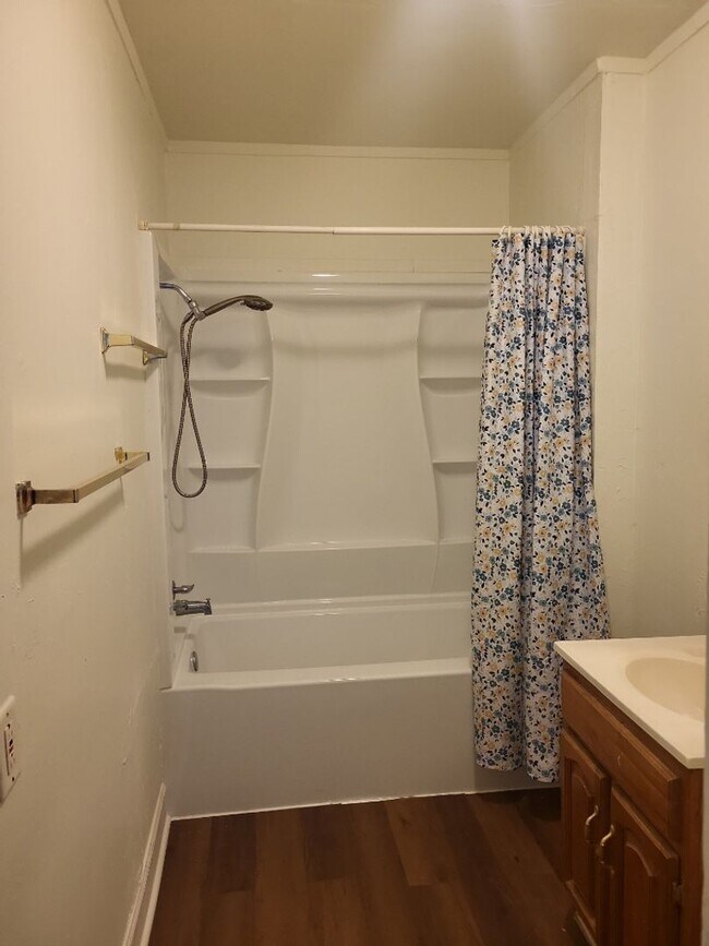 Building Photo - 420 14th St