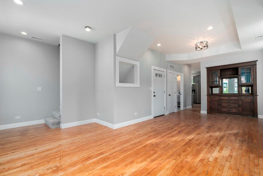 Primary Photo - 1645 S Miller St