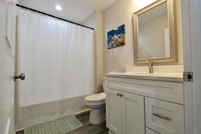 Building Photo - 5366 Highview Dr