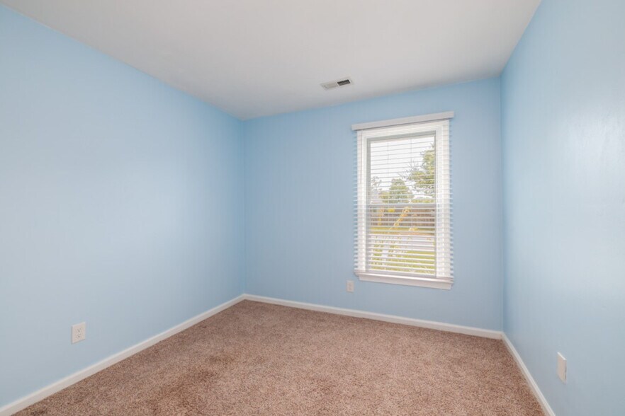 Building Photo - 1705 Maryus Ct