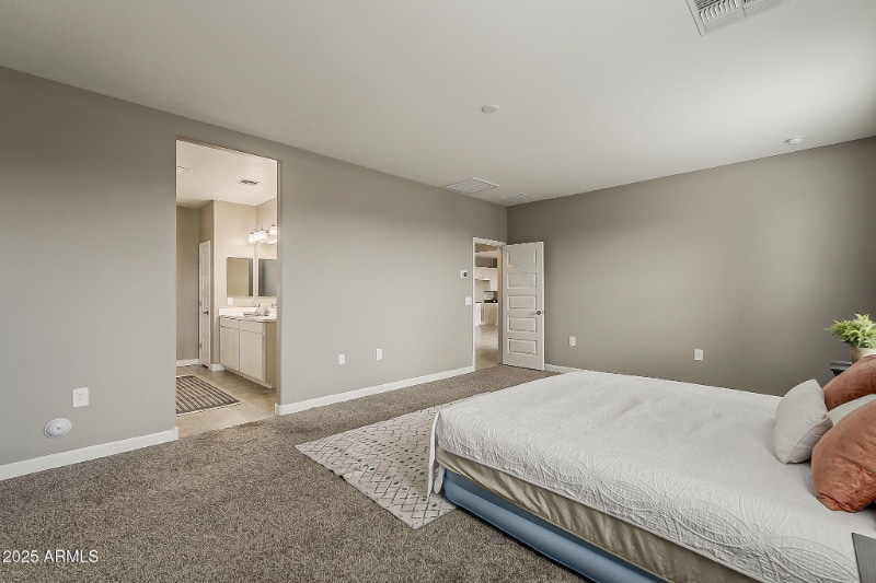 Building Photo - 44587 W Palo Amarillo Rd