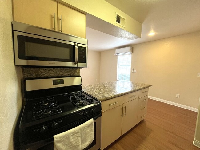 Building Photo - 2160 Highpointe Dr