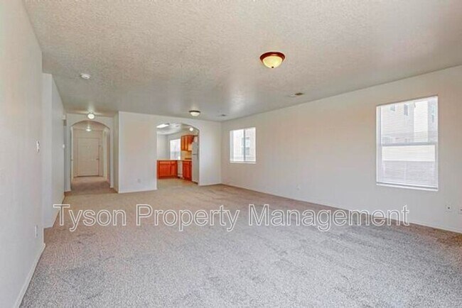 Building Photo - 1817 Sierra Norte Loop NE
