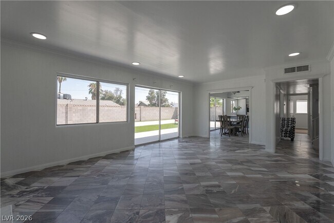 Building Photo - 2298 Golden Arrow Dr