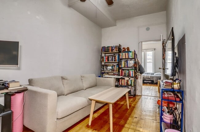 Building Photo - 521 Willow Ave