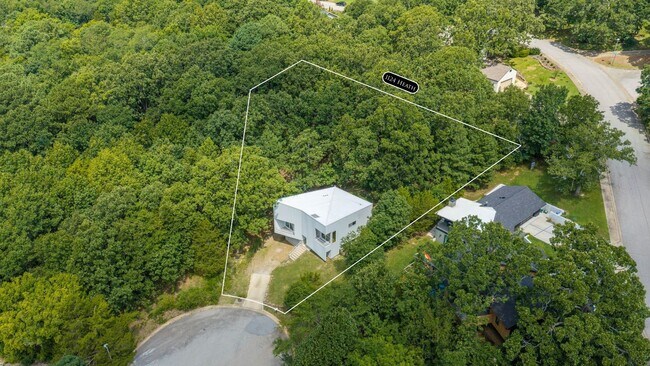 Building Photo - 1124 Heath Dr