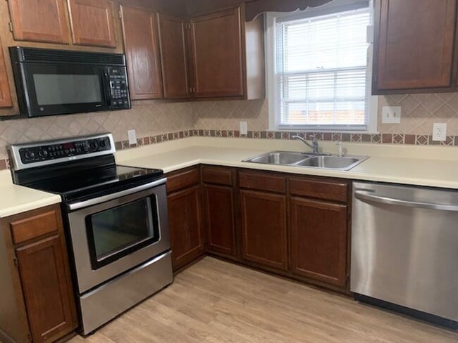 Building Photo - 2-Bedroom, 2- Bath Condo in Carolina Pines