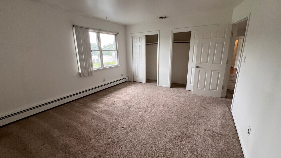 Building Photo - 435 Steinway Rd