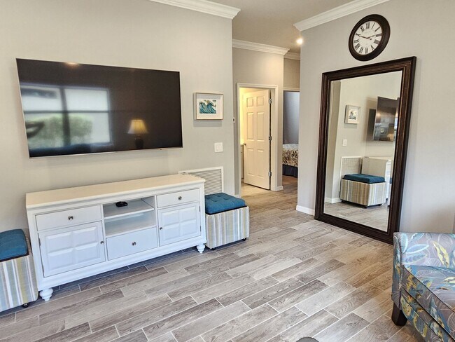 Building Photo - Annual Furnished 2 Bedroom 2 Bathroom with a Flex Room in Island Walk!