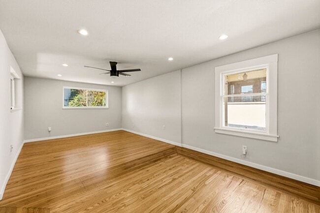 Building Photo - Classic 3bed/2bath Home Near Lake Merritt with Fresh Updates