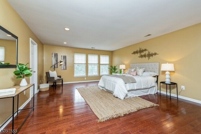 Building Photo - 27 Rolling Views Dr