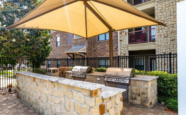 Building Photo - 4689-5302 Mustang Pkwy