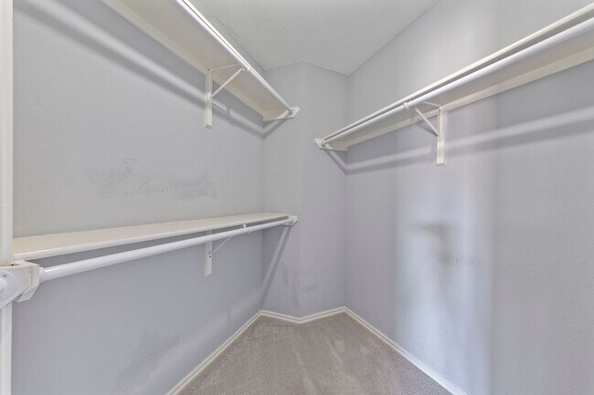 Building Photo - 128 Overbrook Dr