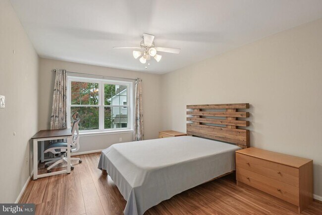 Building Photo - 505 Oliphant Ln