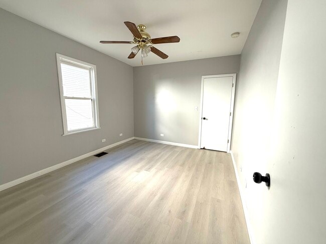 Building Photo - 828 Lenox Ave