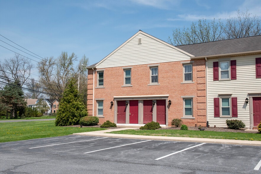 Building Photo - 717 Brunnerville Rd