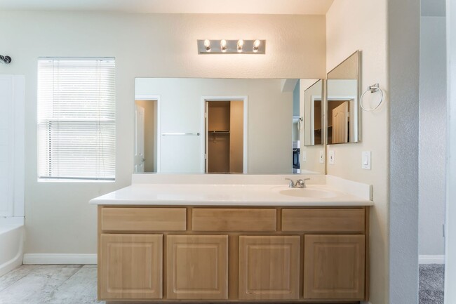 Building Photo - Gated Community  Townhome  2 bedroom, 2 ba...