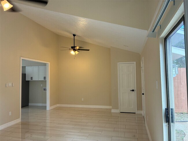 Building Photo - 6401 Deihl Rd