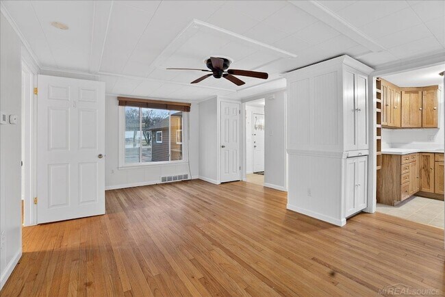 Building Photo - 1551 Oakland Ave