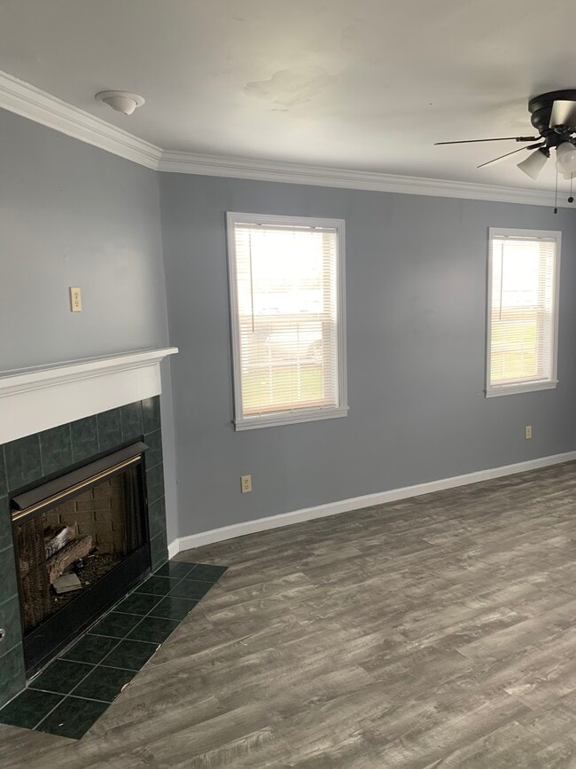 Building Photo - 105 Hines Blvd