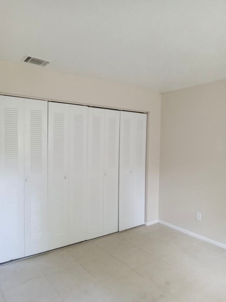 Building Photo - 5230 SE 31st St