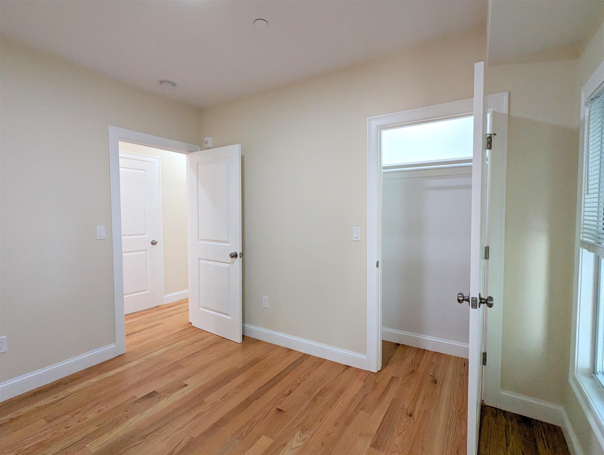 Building Photo - 2 Sacramento St